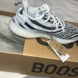 Yeezy Boost 350 V2
